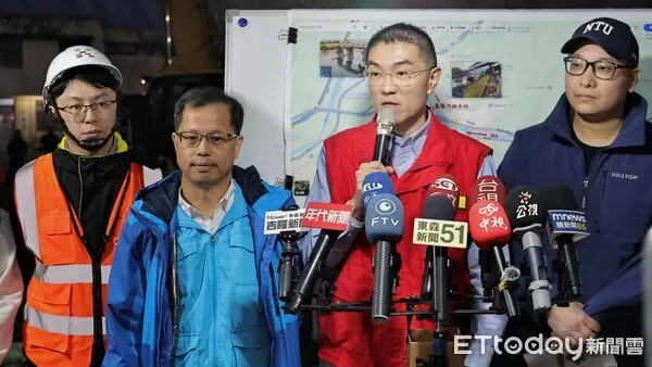 ▲謝國樑再赴碇內督導污染清理 加碼補助「濾芯更換費用」。（圖／記者郭世賢翻攝）