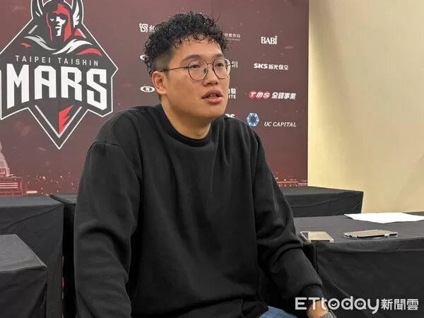 ▲高國豪9月遭起訴卻12月才禁賽，TPBL職籃副秘書長程柏仁稱「溝通上的誤差」。（圖／記者杜奕君攝）