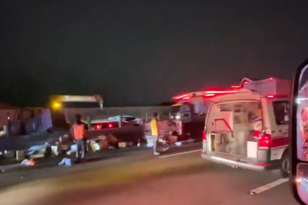 ▲▼國一南下路段凌晨發生嚴重車禍。（圖／翻攝Threads）