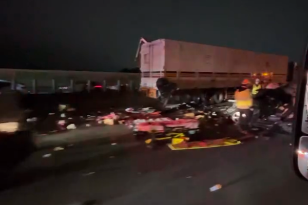 ▲▼國一南下路段凌晨發生嚴重車禍。（圖／翻攝Threads）