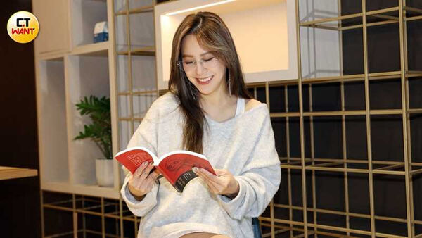 星談心／曾受怪力亂神影響　黃小柔童年被貼「相欠債」標籤陷憂鬱