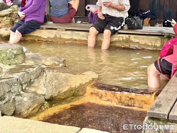 ▲陽明山冷水坑公共溫泉浴室將於12月9日起封閉整修,冷水坑戶外泡腳池。（圖／記者彭懷玉攝）