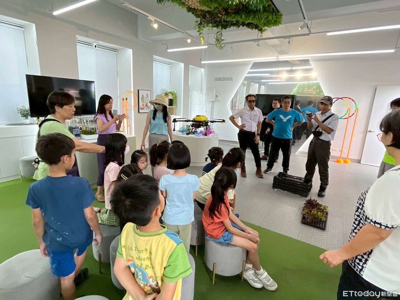 雲林推AI農業扎根 潮汐式水耕系統進駐越港國小