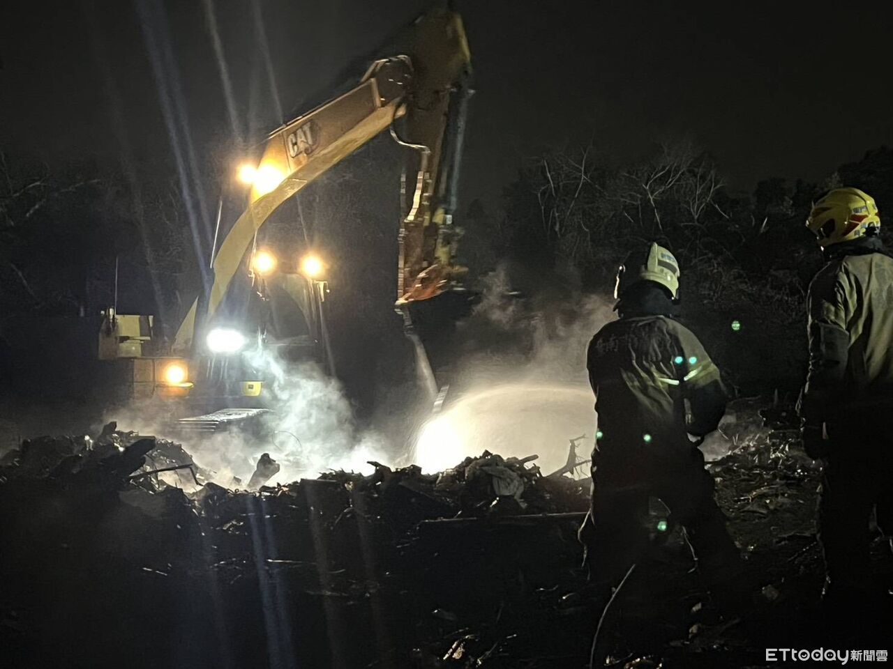 烏樹林暫置場大火撲滅！　台南市府連日灌救今晚完全熄滅