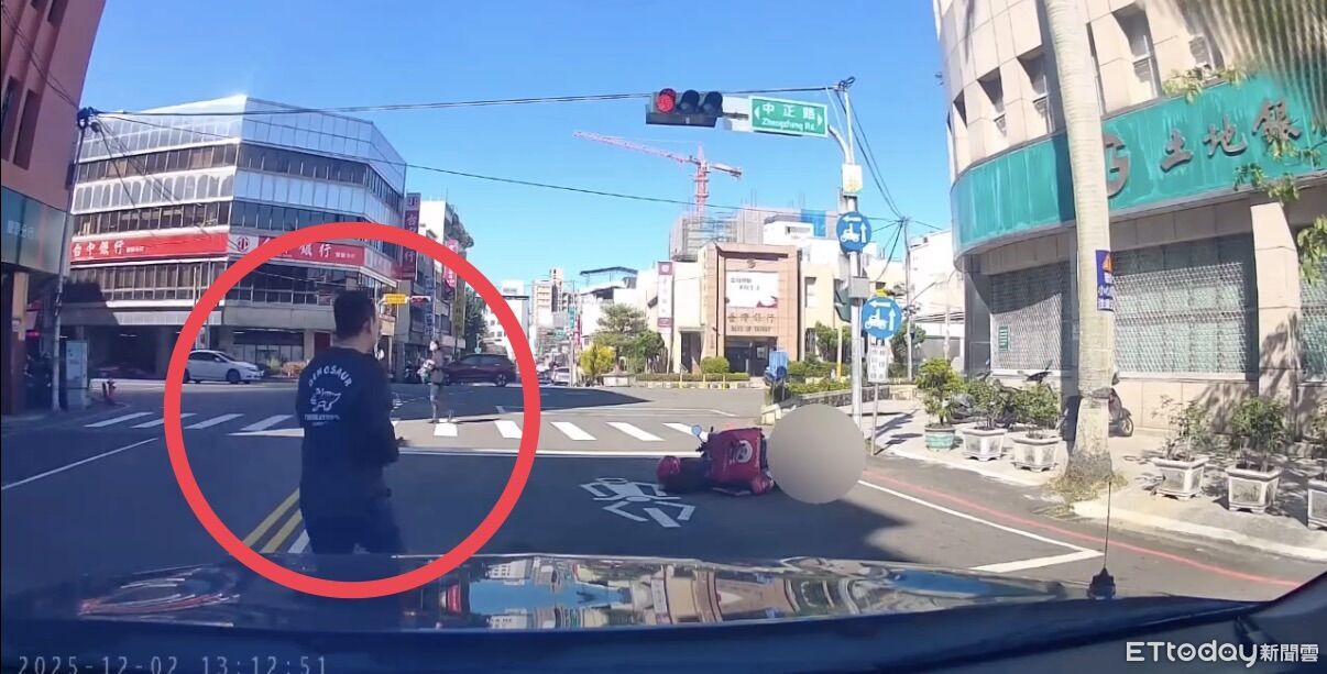 外送女血糖太低全身抽搐「人車倒路中」　台中巡邏警秒衝救命