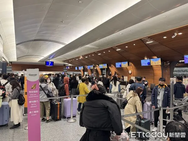 ▲▼機場,出國,旅遊,出境,桃園機場,觀光,旅行團,自由行,出國旅遊。（圖／記者周湘芸攝）