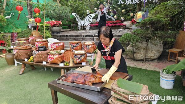 ▲大坑休閒農場以市定民俗「飯擔文化」迎接田媽媽與各地農會代表。（記者林東良翻攝，下同）
