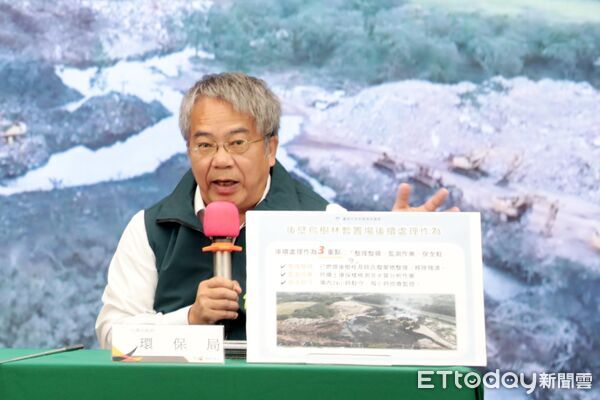 ▲烏樹林暫置場大火於 12/3深夜全面撲滅，市府4日說明後續監控與復原作業，消防局持續派出無人機與消防車戒護，確保火點不再復燃。（記者林東良翻攝，下同）