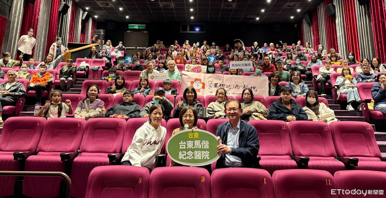 台東馬偕包場觀賞《突破》　以電影激勵同仁找回「泳氣」