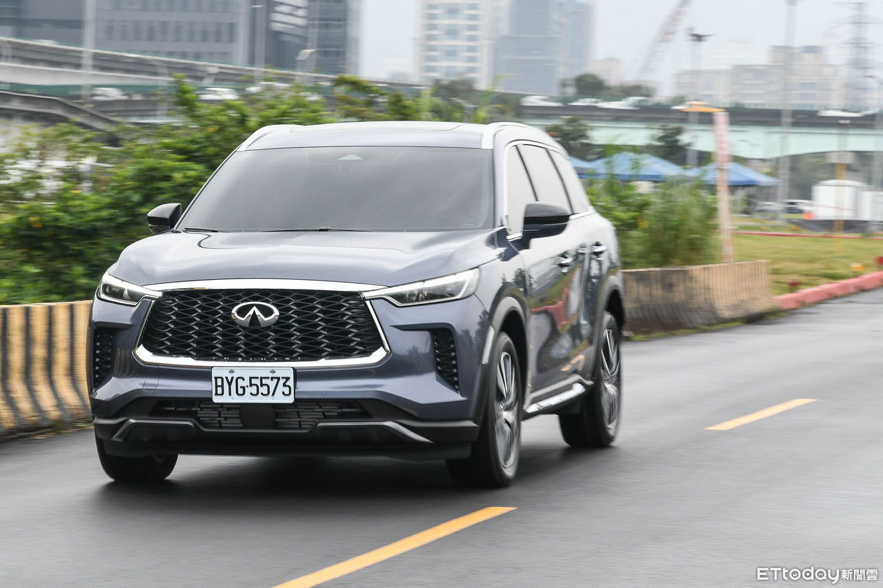 ▲Infiniti QX60主力放在2.0升渦輪！V6出清降價36萬。（圖／翻攝自Infiniti）