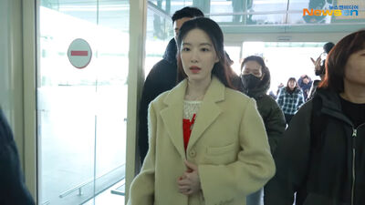 最美主持人舒華、張員瑛素顏出發高雄　「零下氣溫美翻」風吹成畫報