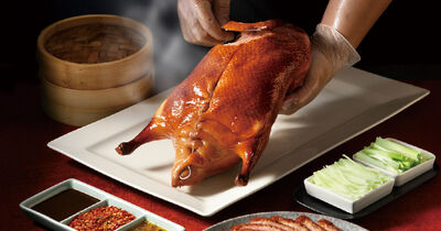 「琥珀酥皮烤鴨」皮酥肉嫩入口即化！烤鴨口感大進擊　一口咬下滿滿酥香