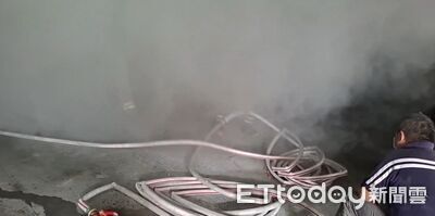 快訊／台南東區大樓地下室火警！恐怖黑煙狂竄　現場畫面曝光