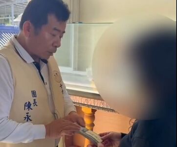 生命最後「陪阿嬤徹夜長聊」！清寒男大生遭詐走絕路　彰警要辦了