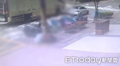 奪命畫面！女騎士出停車場「10秒後慘死」　切車道遭大貨輾斃