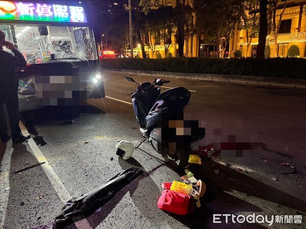 ▲▼北市公車撞女騎士。（圖／記者邱中岳翻攝）