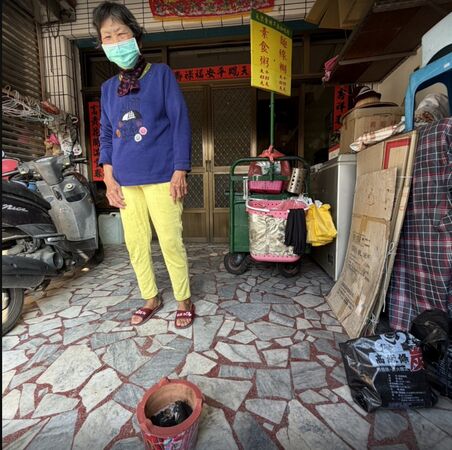 ▲鹹粥嬤已經準備好烘爐等待愛孫回家過火。（圖／賴清美提供）