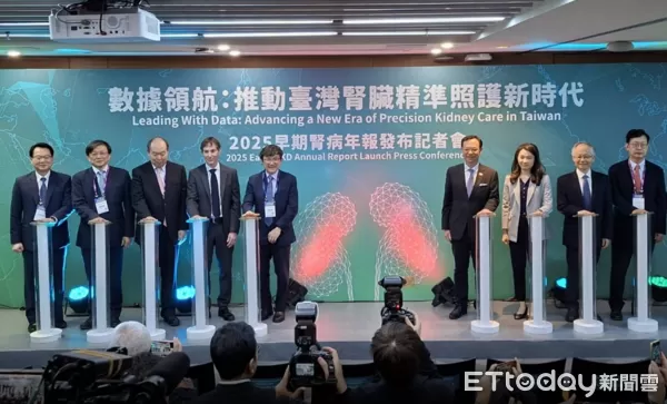 ▲▼         腎病年報    。（圖／記者邱俊吉攝）