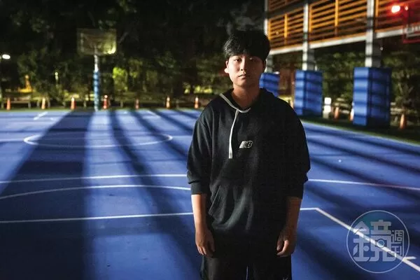 許詩穎說，因為知道韌帶重建手術有多痛，所以更不希望籃球隊同學被教練操到韌帶斷掉。