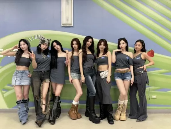 ▲▼狂！TWICE大巨蛋加場4萬票還是秒殺。（圖／翻攝自TWICE官方臉書）