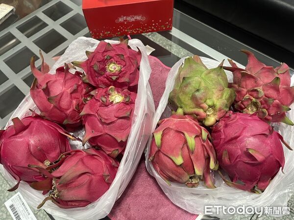 ▲蔡婦涉嫌偷火龍果被抓。（圖／記者陳崑福翻攝）