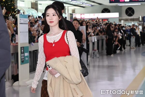 ▲▼舒華、李濬榮抵台     。（圖／記者徐文彬攝）