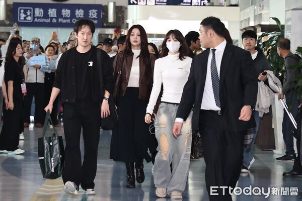 ▲▼ 2025 AAA小港機場接機, LE SSERAFIM      。（圖／記者徐文彬攝）