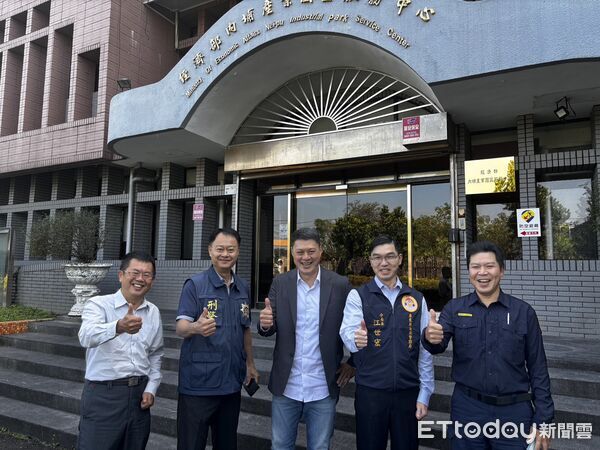 ▲內埔警分局長拜訪內埔工業區強化反詐騙防線。（圖／記者陳崑福翻攝）
