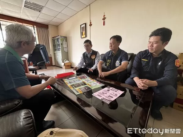 ▲內埔警分局長拜訪內埔工業區強化反詐騙防線。（圖／記者陳崑福翻攝）
