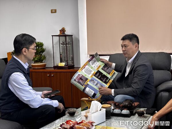 ▲內埔警分局長拜訪內埔工業區強化反詐騙防線。（圖／記者陳崑福翻攝）