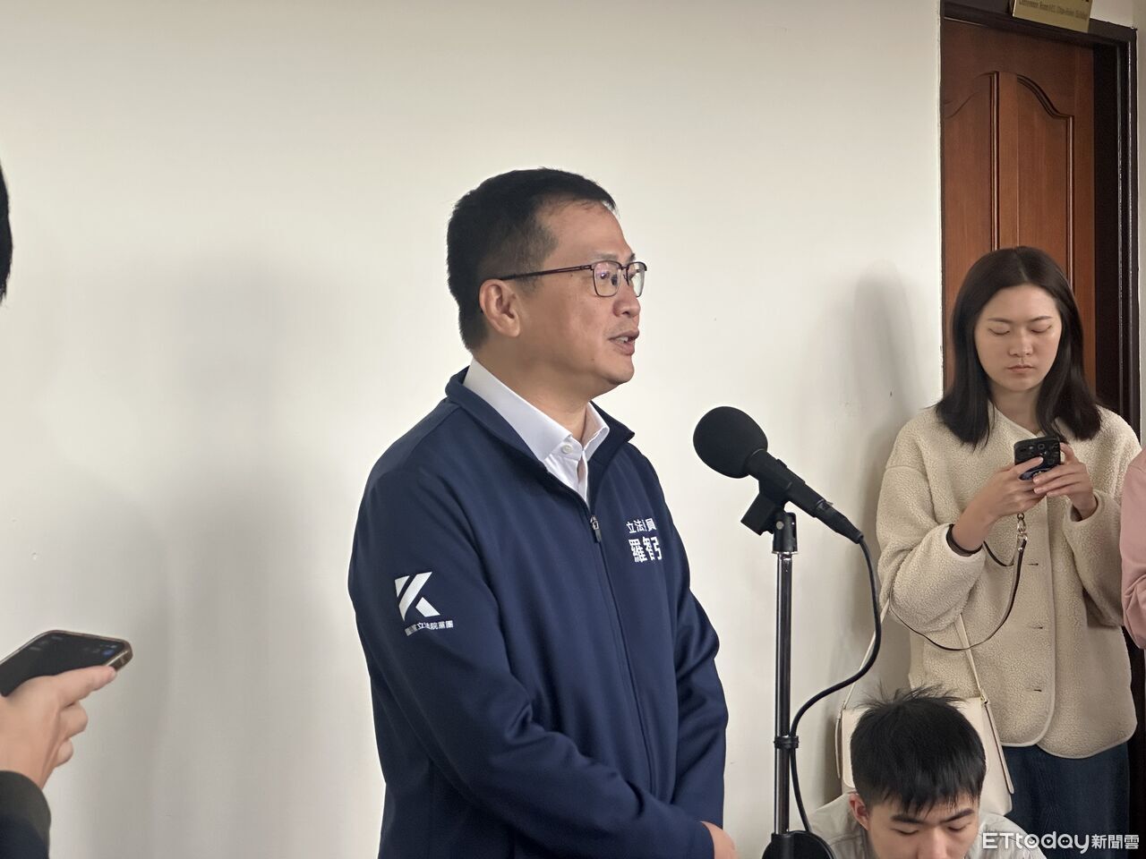 羅智強轟綠能規劃失能　「廢光電板之亂」曝三輸人禍