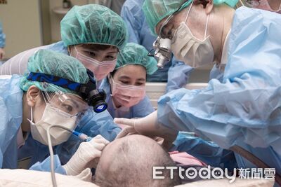 結合愛與科技！慈濟人醫會義診30年　送暖街友、移工、植物人