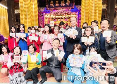 桃園八德三元宮253周年繪畫比賽 副市長蘇俊賓與學子比創意