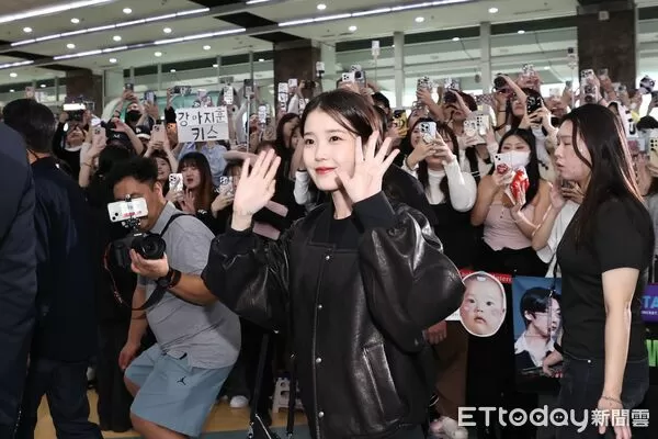 ▲▼     IU        。（圖／記者徐文彬攝）