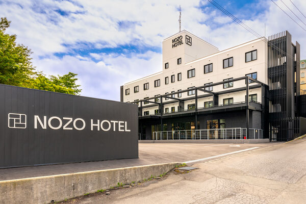 ▲Nozo Hotel與Whiteroom合作，提供課程及往返北之峰滑雪區和飯店的免費接駁車。（圖／業者提供）