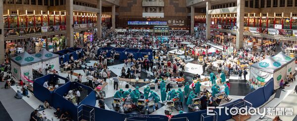 ▲黃祥麟醫師分享「愛的處方箋：從街友到移工的行動醫療」。（圖／慈濟醫學中心提供，下同）