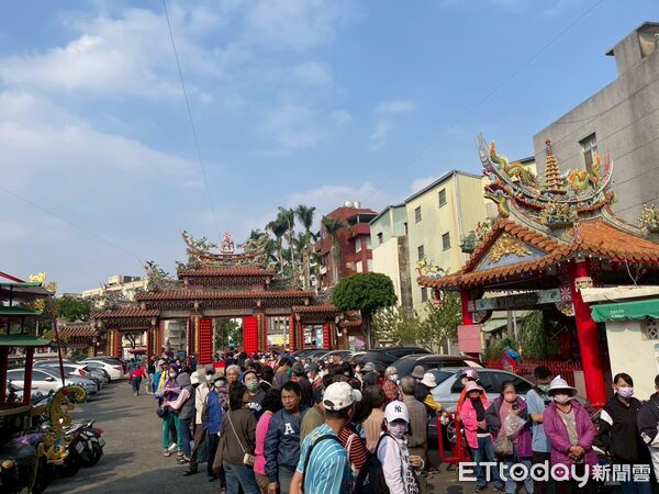 ▲▼  張啓楷【民眾嘉菜啦！挺菜農、疼惜民眾】公益贈菜活動  。（圖／記者翁伊森翻攝）