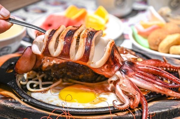 ▲▼板橋府中「一水創意牛排」，最夠誠意牛排館吃到飽，只要300元CP超高！（圖／部落客周花花提供）