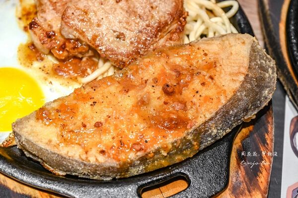 ▲▼板橋府中「一水創意牛排」，最夠誠意牛排館吃到飽，只要300元CP超高！（圖／部落客周花花提供）