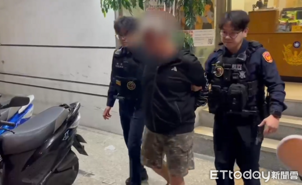 ▲▼             中和男毒駕撞倒一排機車，又逆向衝撞轎車。（圖／記者陸運陞翻攝，下同）