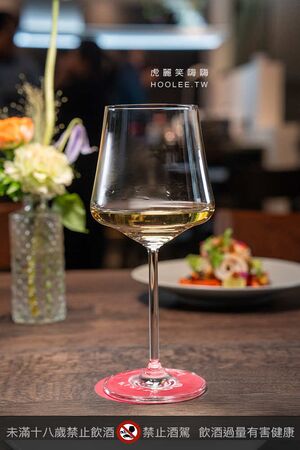 ▲▼高雄鹽埕百年老屋餐廳「楽覓炊事Cococina Bistro」，海鮮控必吃香辣紙包魚及墨魚麵。（圖／部落客虎麗提供）