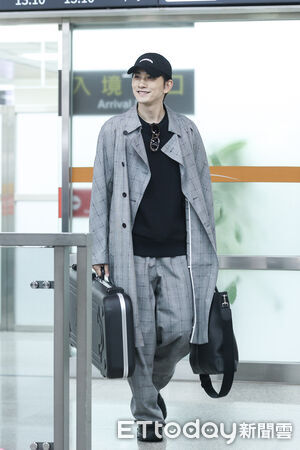 ▲町田啓太抵達台北。（圖／記者林敬旻攝）