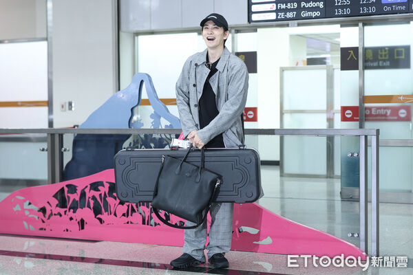 ▲町田啓太抵達台北。（圖／記者林敬旻攝）