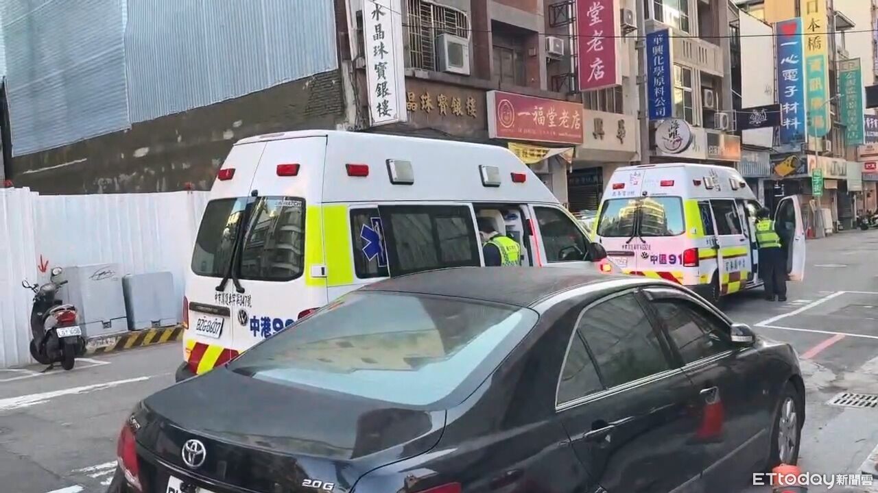 女友街頭遭人辱罵 男護花拉扯5人先送醫再進警所