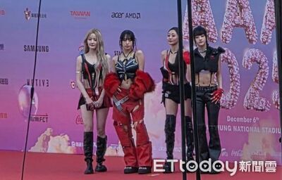 獨家直擊／全場最辣！KISS OF LIFE露火辣超細纖腰　甜美互動引暴動