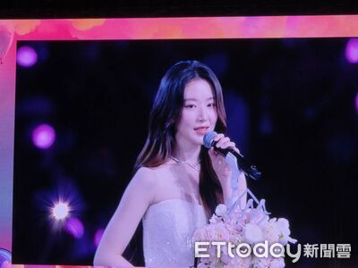 直擊／舒華奪獎霸氣大喊：我是誰！　5萬人喊出本名字...她滿足笑了