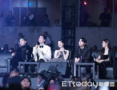 直擊幕後／得獎者只能講45秒！影后超時　朴寶劍「快嘴致謝」完美救場