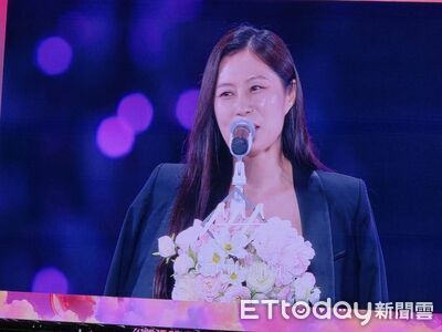 直擊／影后少女心噴發！得獎脫稿告白：我好喜歡CORTIS　5萬人笑了