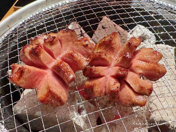 ▲▼福岡超人氣炭火和牛燒肉「炭火焼肉バル AGITO HIRAO」！不訂位吃不到，花形厚切牛舌必吃。（圖／部落客台南好food遊提供）