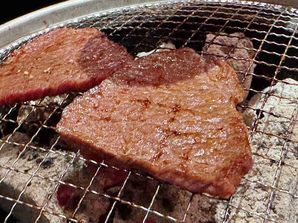 ▲▼福岡超人氣炭火和牛燒肉「炭火焼肉バル AGITO HIRAO」！不訂位吃不到，花形厚切牛舌必吃。（圖／部落客台南好food遊提供）